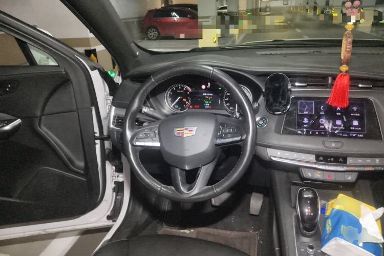 Used Cadillac XT4 2020 Revised Version 28T Two-Wheel Drive Leading Edition Steering Wheel
