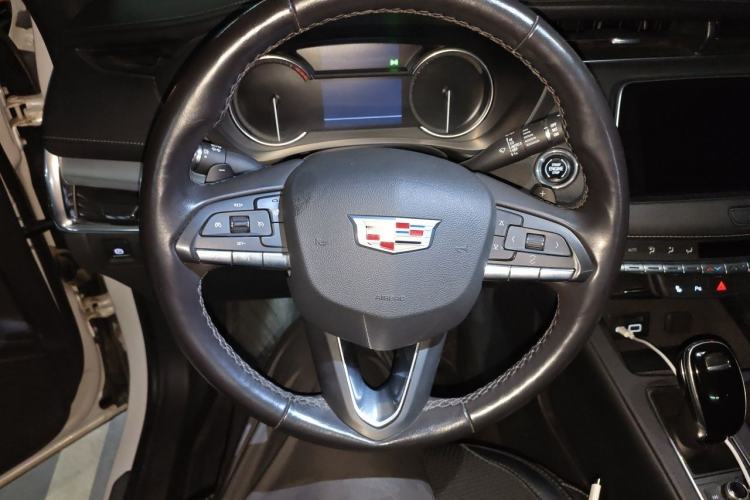 Used Cadillac XT4 2020 28T Two-Wheel-Drive Leading Version Steering Wheel