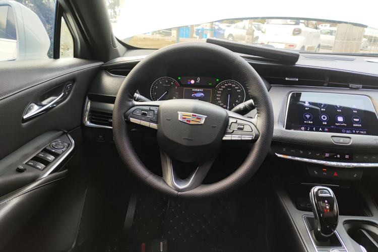Used Cadillac XT4 2020 28T Two-Wheel-Drive Leading Version Steering Wheel