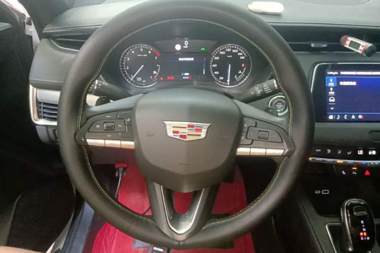 Used Cadillac XT4 2020 Revised Version 28T Two-Wheel Drive Leading Edition Steering Wheel
