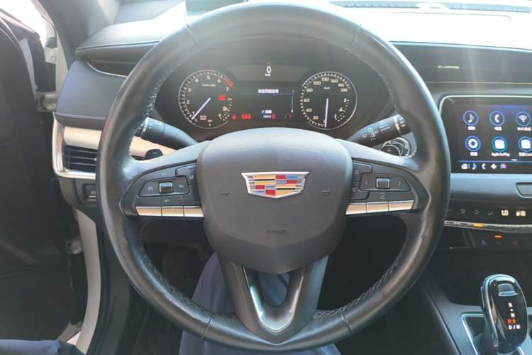 Used Cadillac XT4 2020 Revised Version 28T Two-Wheel Drive Luxury Edition Steering Wheel