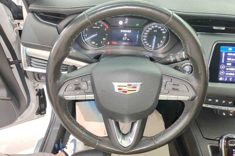 Used Cadillac XT4 2020 28T Two-Wheel-Drive Leading Version Steering Wheel