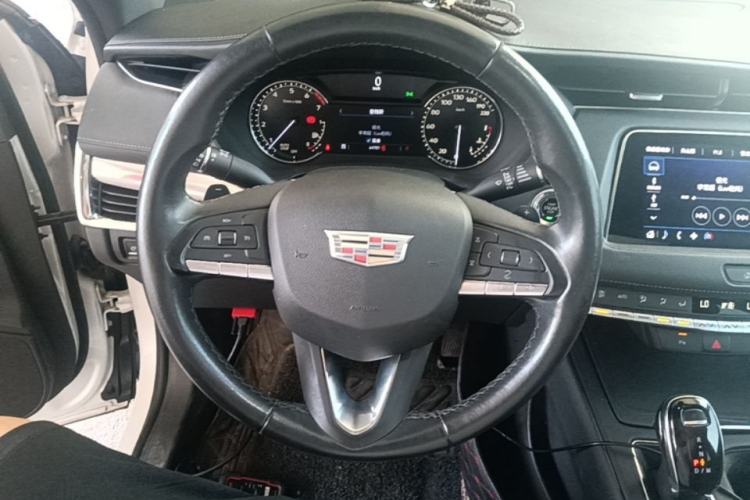Used Cadillac XT4 2020 Revised Version 28T Two-Wheel Drive Tech Edition Steering Wheel