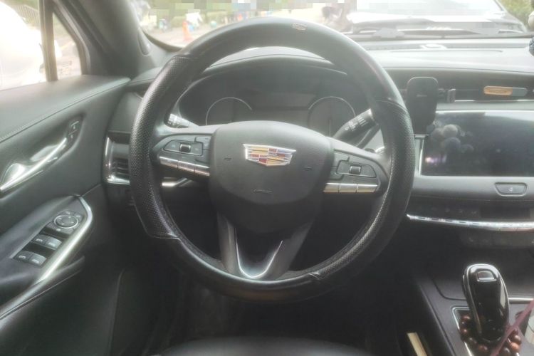 Used Cadillac XT4 2020 28T Two-Wheel-Drive Leading Version Steering Wheel
