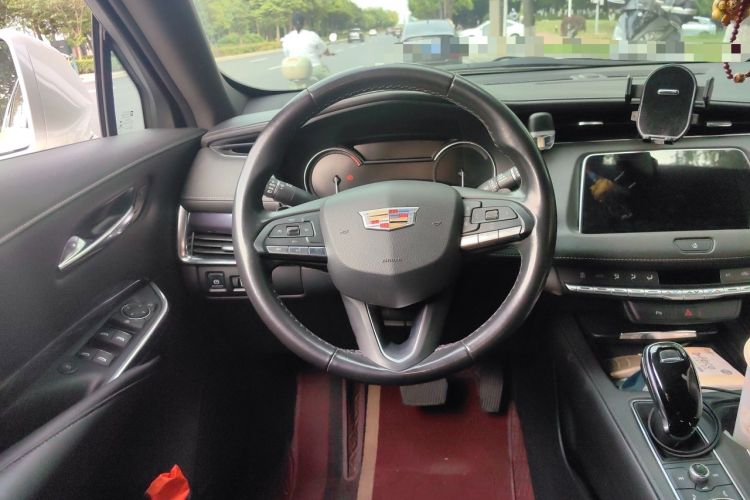 Used Cadillac XT4 2020 28T Two-Wheel Drive Tech Version Steering Wheel