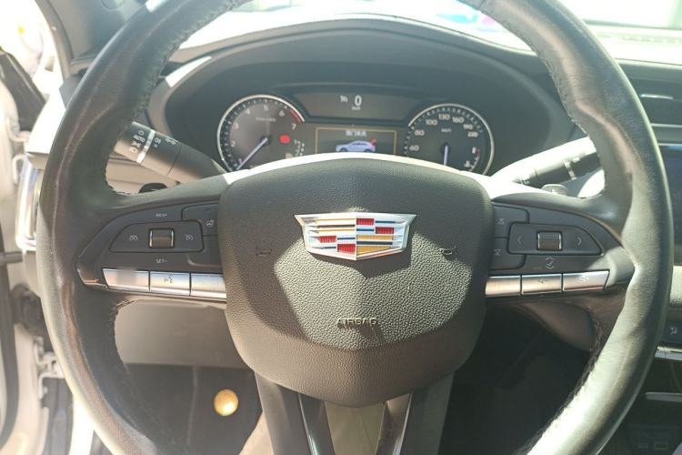 Used Cadillac XT4 2020 Revised Version 28T Two-Wheel Drive Leading Edition Steering Wheel