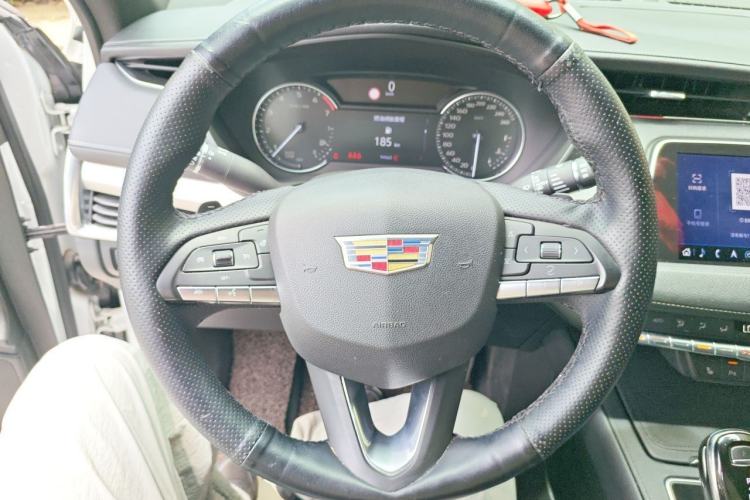 Used Cadillac XT4 2020 28T Two-Wheel-Drive Leading Version Steering Wheel