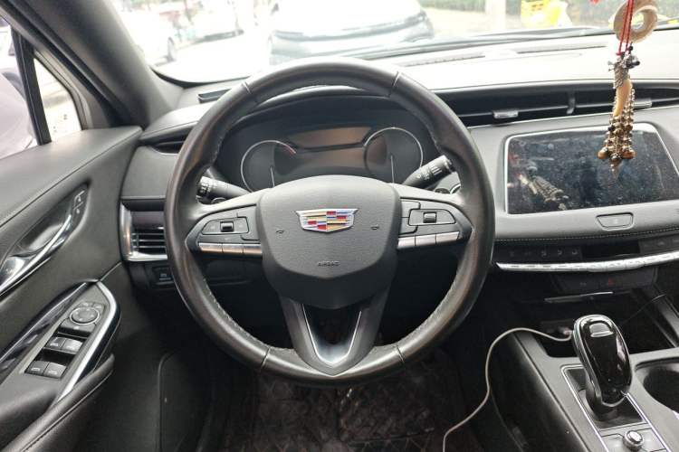 Used Cadillac XT4 2020 Revised Version 28T Two-Wheel Drive Tech Edition Steering Wheel
