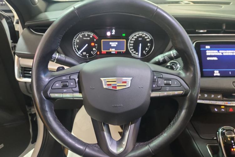 Used Cadillac XT4 2020 28T Two-Wheel-Drive Leading Version Steering Wheel