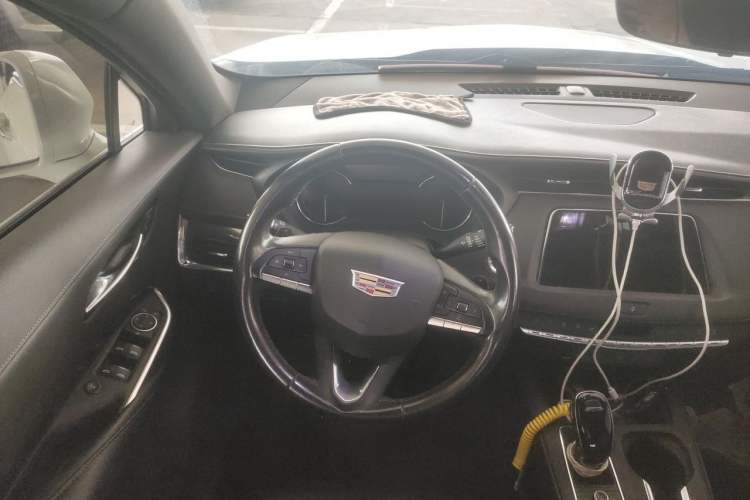 Used Cadillac XT4 2020 28T Two-Wheel Drive Tech Version Steering Wheel