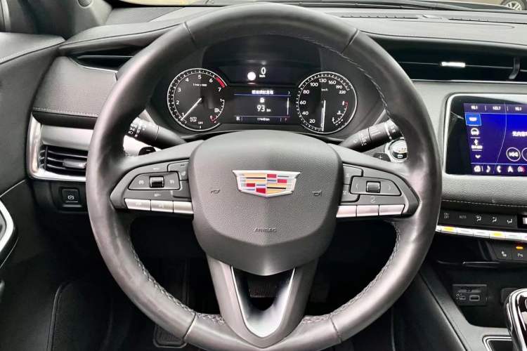 Used Cadillac XT4 2020 Revised Version 28T Two-Wheel Drive Leading Edition Steering Wheel