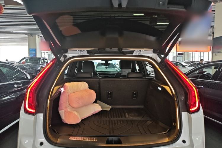 Used Cadillac XT4 2020 28T Two-Wheel-Drive Leading Version Trunk