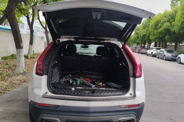 Used Cadillac XT4 2020 28T Two-Wheel-Drive Leading Version Trunk