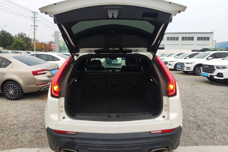 Used Cadillac XT4 2020 Revised Version 28T Two-Wheel Drive Tech Edition Trunk
