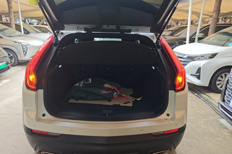 Used Cadillac XT4 2020 Revised Version 28T Two-Wheel Drive Tech Edition Trunk
