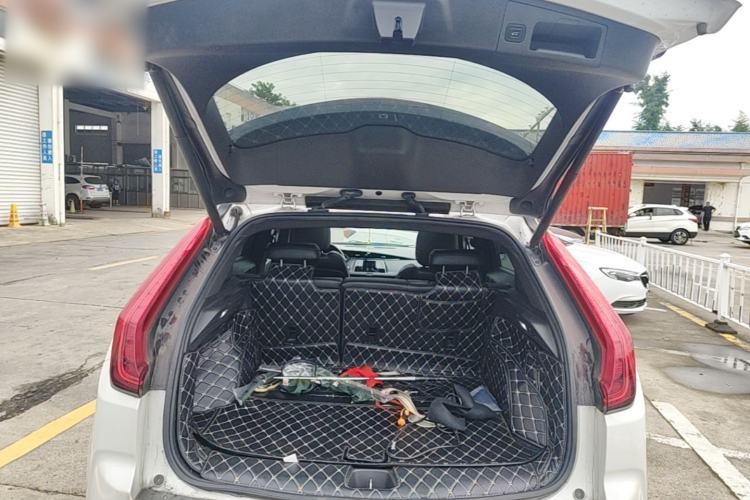 Used Cadillac XT4 2020 28T Two-Wheel-Drive Leading Version Trunk