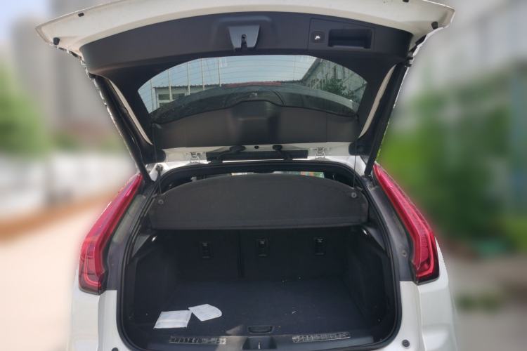 Used Cadillac XT4 2020 28T Two-Wheel-Drive Luxury Version Trunk