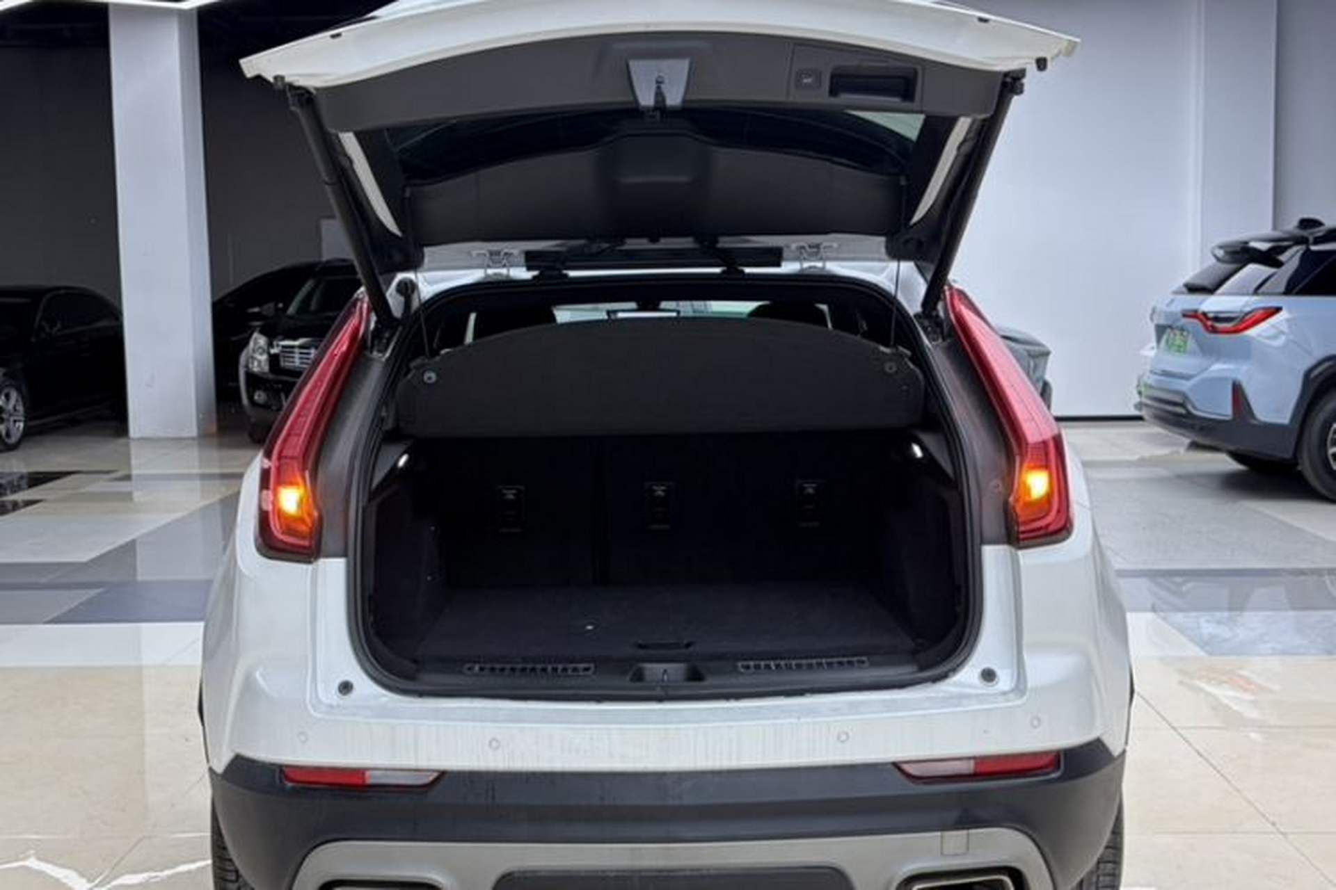 Used Cadillac XT4 2020 28T Two-Wheel-Drive Leading Version Trunk