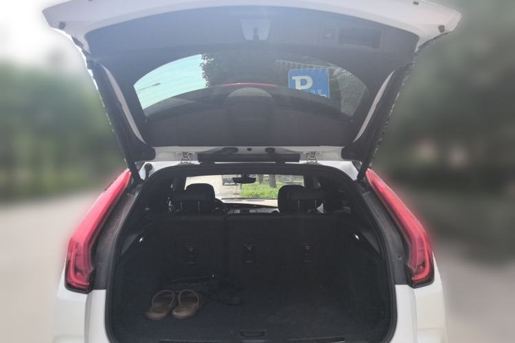 Used Cadillac XT4 2020 28T Two-Wheel-Drive Leading Version Trunk