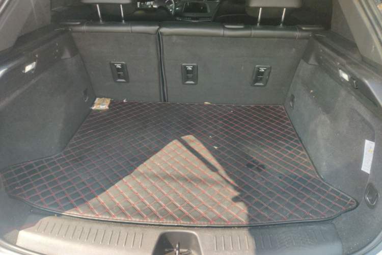 Used Cadillac XT4 2020 Revised Version 28T Two-Wheel Drive Tech Edition Trunk