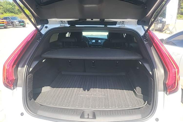 Used Cadillac XT4 2020 Revised Version 28T Two-Wheel Drive Tech Edition Trunk