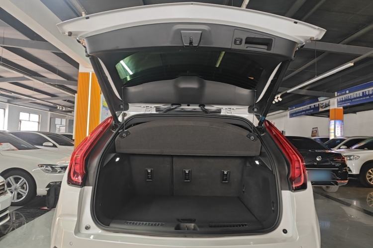 Used Cadillac XT4 2020 Revised Version 28T Two-Wheel Drive Leading Edition Trunk