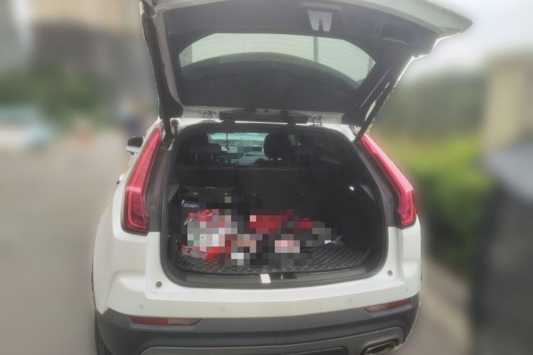 Used Cadillac XT4 2020 28T Two-Wheel-Drive Leading Version Trunk