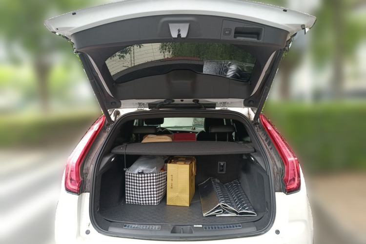 Used Cadillac XT4 2020 Revised Version 28T Two-Wheel Drive Leading Edition Trunk