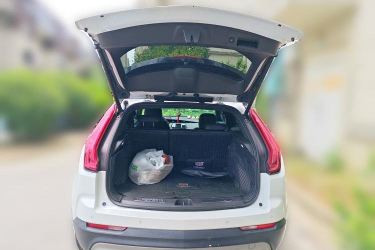 Used Cadillac XT4 2020 28T Two-Wheel-Drive Leading Version Trunk