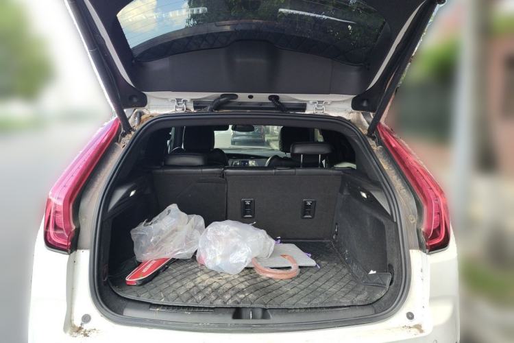 Used Cadillac XT4 2020 28T Two-Wheel-Drive Luxury Version Trunk