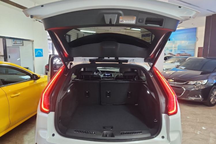 Used Cadillac XT4 2020 28T Two-Wheel-Drive Leading Version Trunk