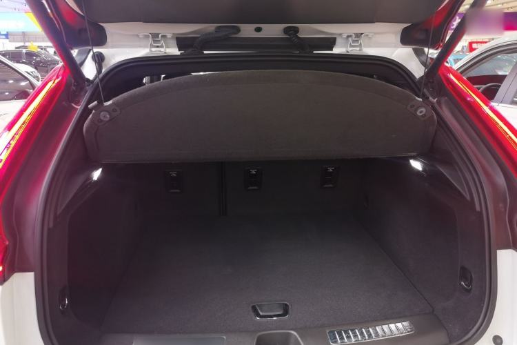 Used Cadillac XT4 2020 28T Two-Wheel-Drive Leading Version Trunk
