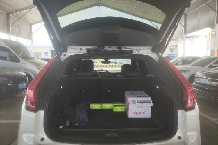 Used Cadillac XT4 2020 28T Two-Wheel Drive Tech Version Trunk