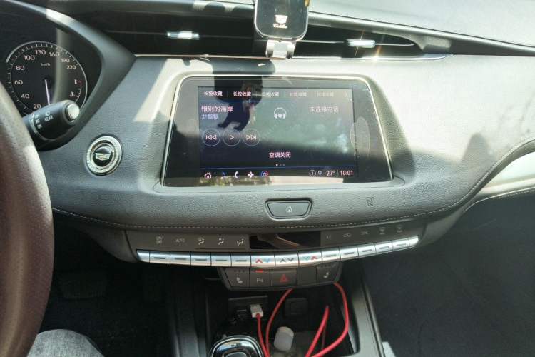 Used Cadillac XT4 2021 28T Two-Wheel Drive Luxury Version Audio And AC Panel