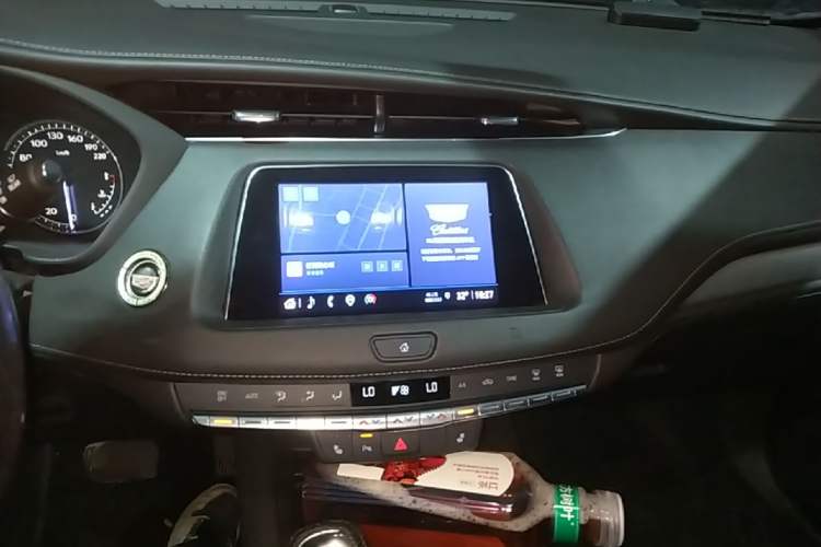 Used Cadillac XT4 2021 28T Two-Wheel Drive Leading Version Audio And AC Panel