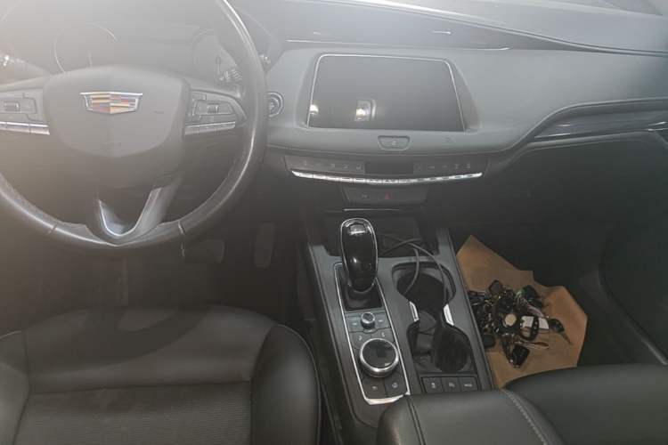 Used Cadillac XT4 2021 28T Two-Wheel Drive Tech Edition Audio And AC Panel
