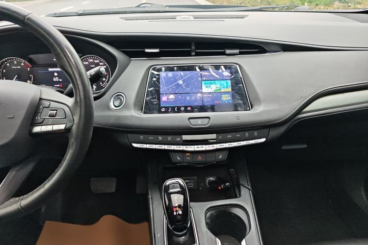 Used Cadillac XT4 2021 28T Two-Wheel Drive Leading Version Audio And AC Panel