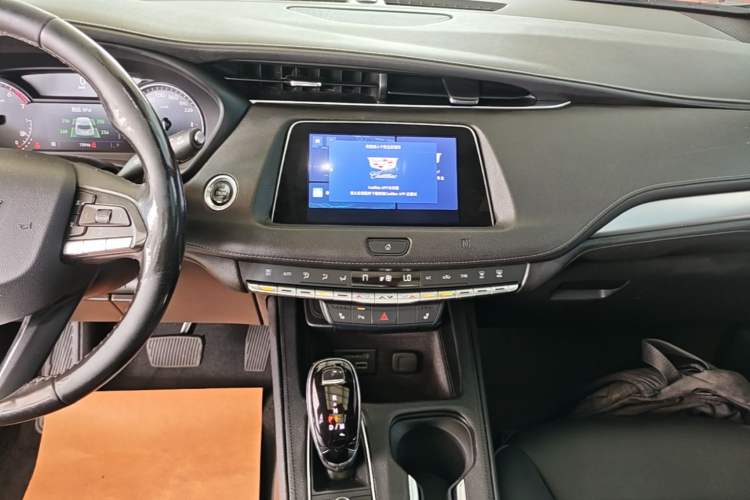 Used Cadillac XT4 2021 28T Two-Wheel Drive Leading Version Audio And AC Panel