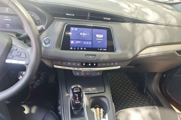 Used Cadillac XT4 2021 28T Two-Wheel Drive Leading Version Audio And AC Panel