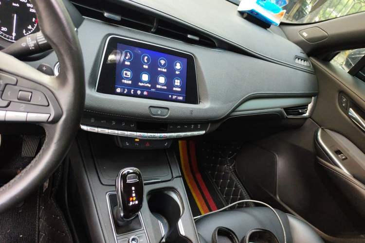 Used Cadillac XT4 2021 28T Two-Wheel Drive Leading Version Audio And AC Panel