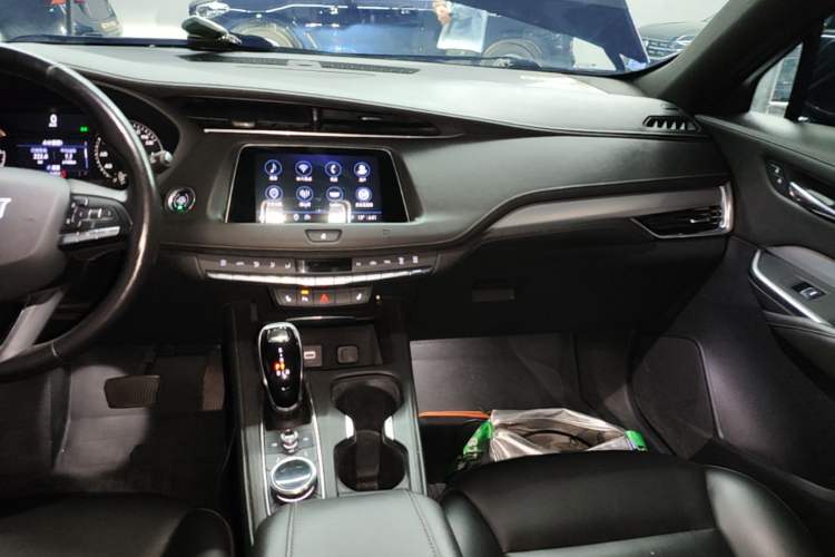 Used Cadillac XT4 2021 28T Two-Wheel Drive Luxury Version Audio And AC Panel