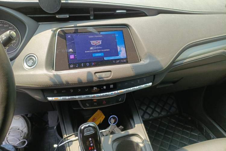 Used Cadillac XT4 2021 28T Two-Wheel Drive Leading Version Audio And AC Panel