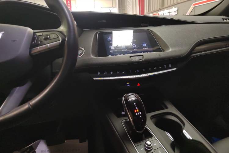 Used Cadillac XT4 2021 28T Two-Wheel Drive Tech Edition Audio And AC Panel