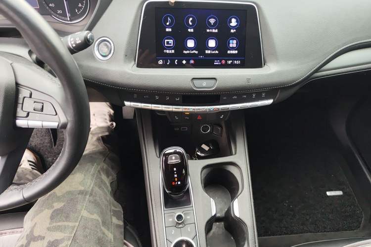 Used Cadillac XT4 2021 28T Two-Wheel Drive Luxury Version Audio And AC Panel