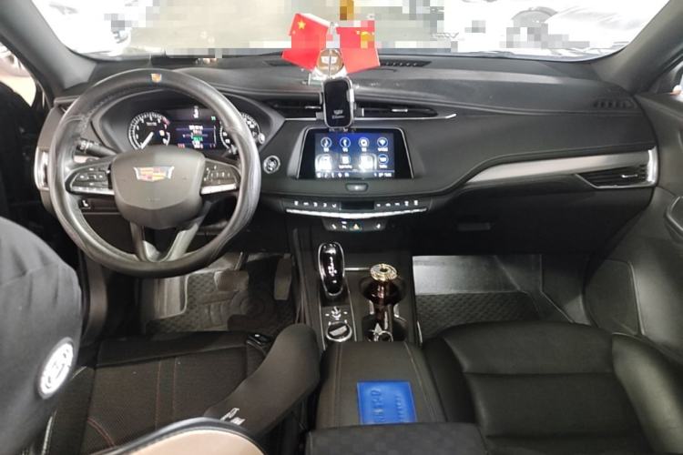 Used Cadillac XT4 2021 28T Two-Wheel Drive Luxury Version Center Console