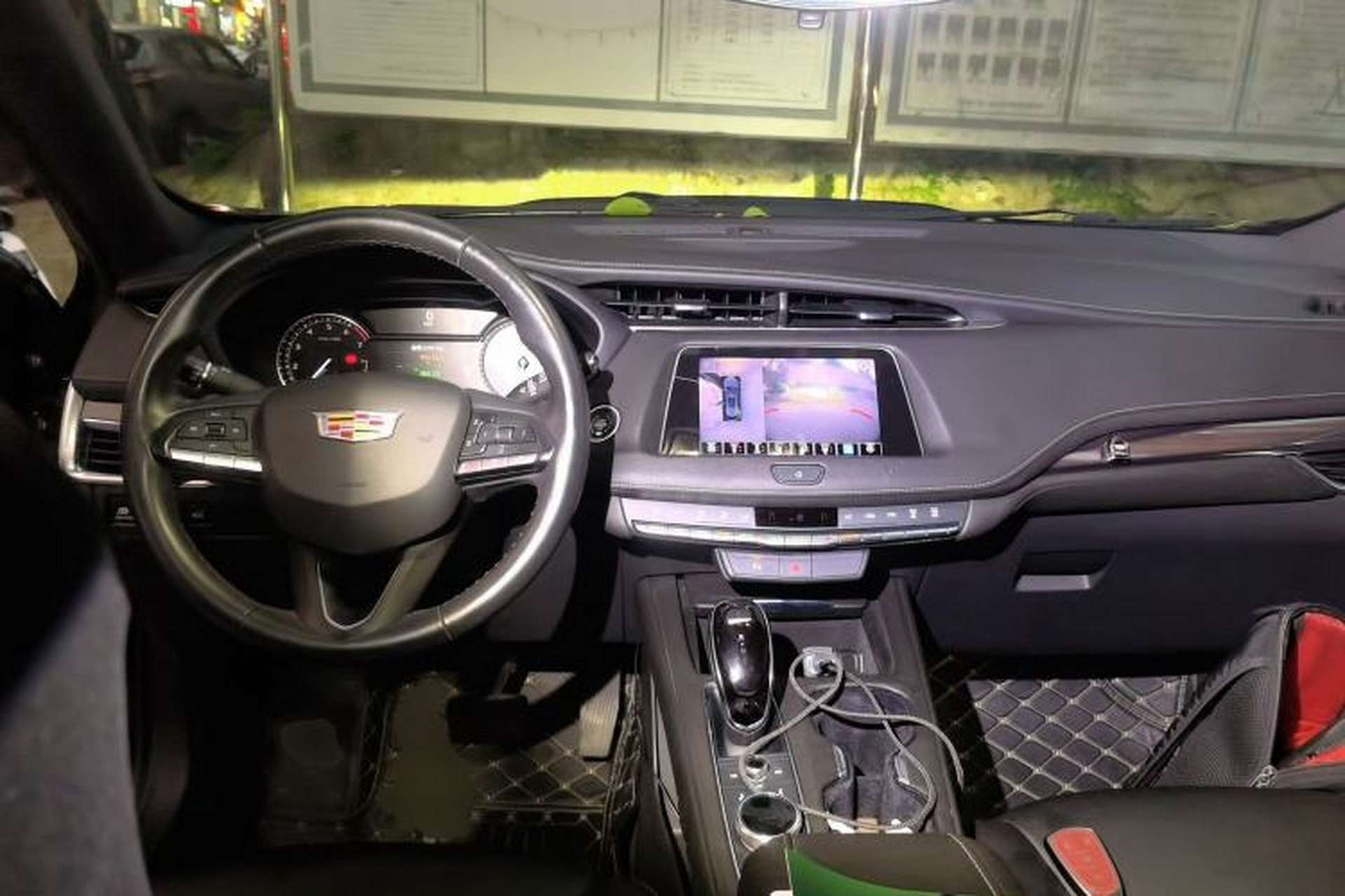 Used Cadillac XT4 2021 28T Two-Wheel Drive Tech Edition Center Console