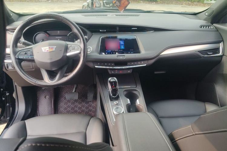 Used Cadillac XT4 2021 28T Two-Wheel Drive Leading Version Center Console