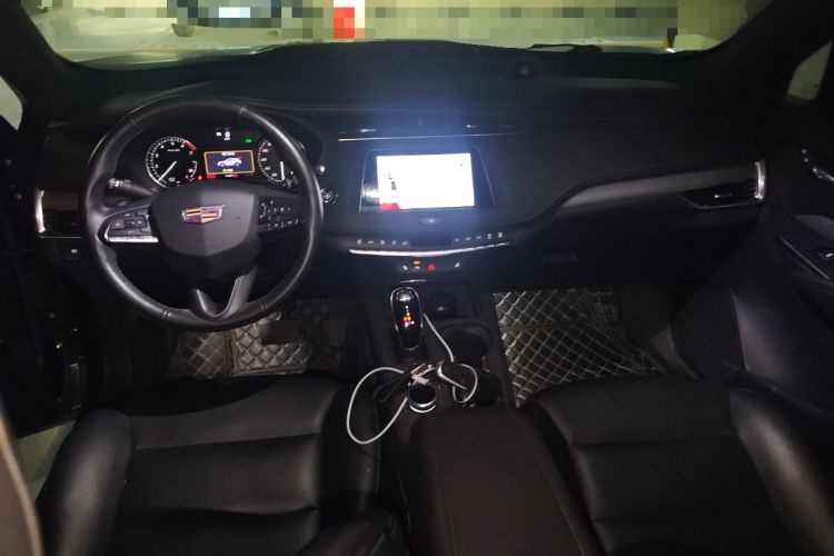 Used Cadillac XT4 2021 28T Two-Wheel Drive Luxury Version Center Console