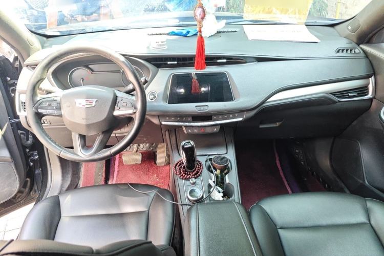 Used Cadillac XT4 2021 28T Two-Wheel Drive Leading Version Center Console