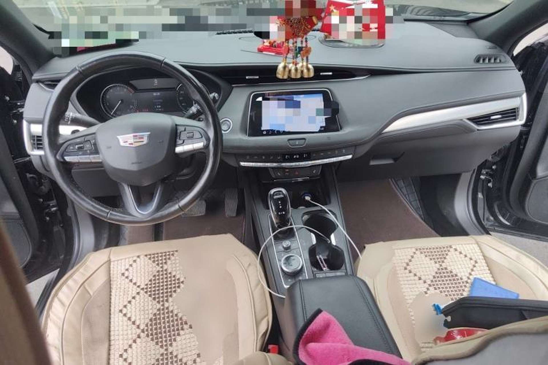 Used Cadillac XT4 2021 28T Two-Wheel Drive Luxury Version Center Console
